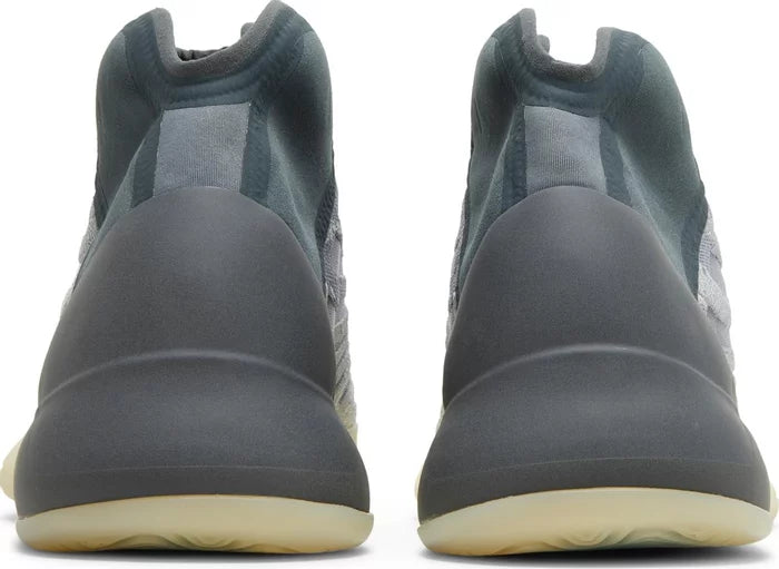 Yeezy QNTM Mono Carbon